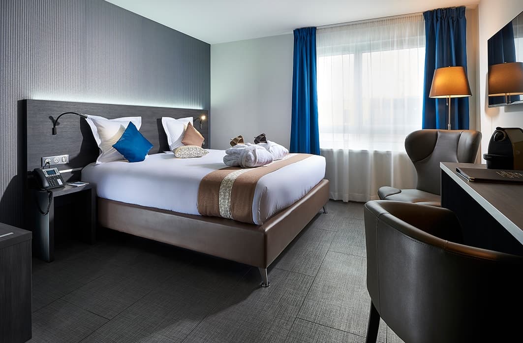Airport Club Hotel