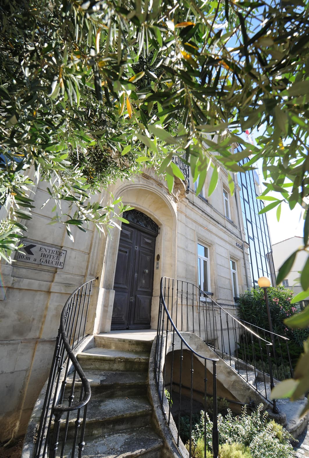 Hôtel Arles Plaza