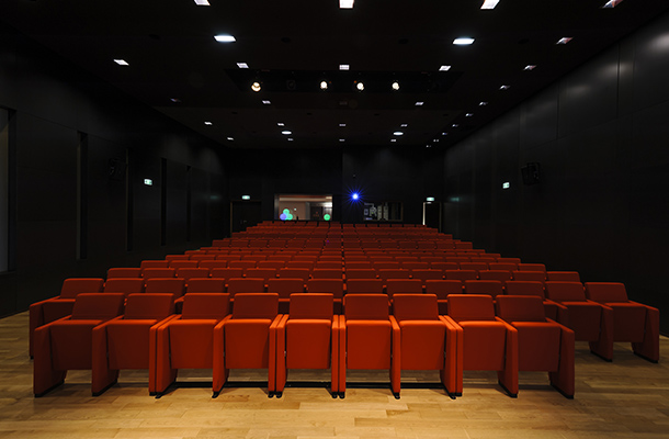 Espace du Centenaire et Espace Van Gogh