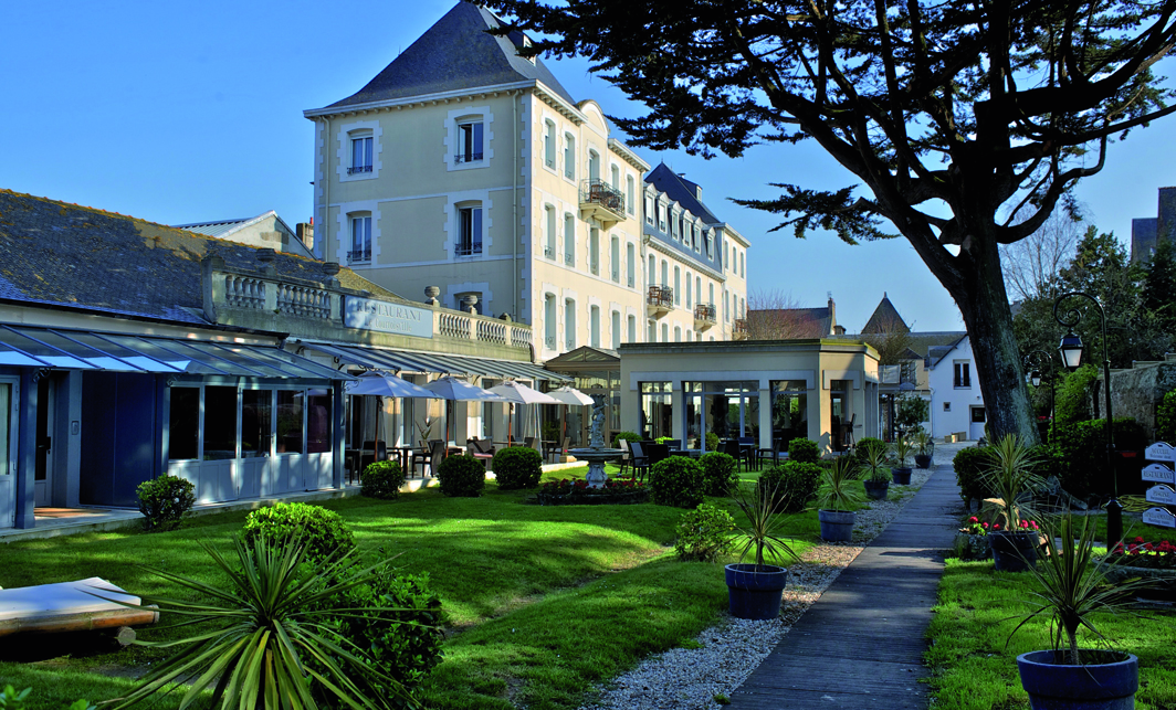 Grand Hôtel de Courtoisville Piscine & Spa